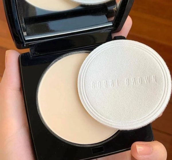 Bobbi Brown 輕隱毛孔柔焦蜜粉餅 9g #01：圖片 4