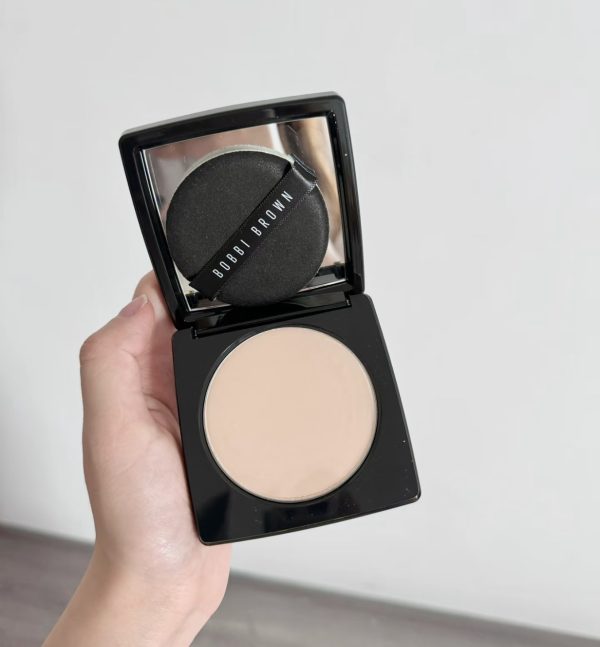 Bobbi Brown 輕隱毛孔柔焦蜜粉餅 9g #01：圖片 5