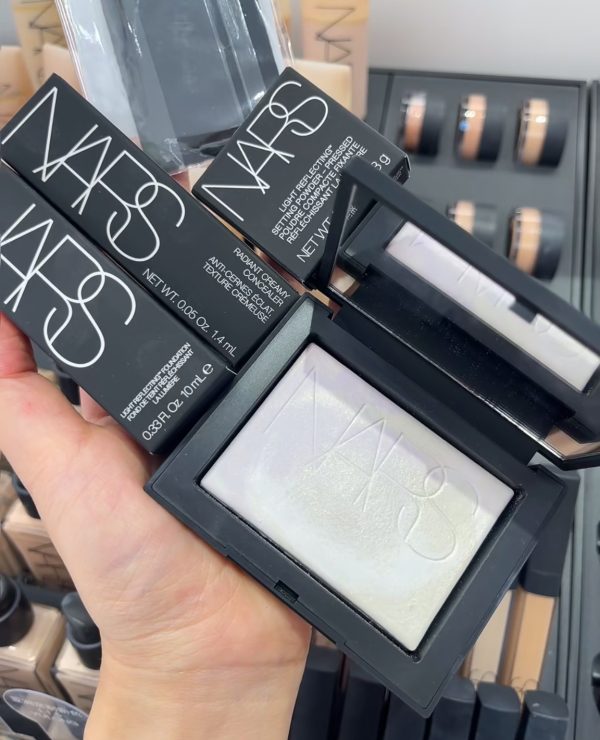 NARS 裸光幻彩蜜粉餅 10g #AURORA（歐若拉限定版）：圖片 2