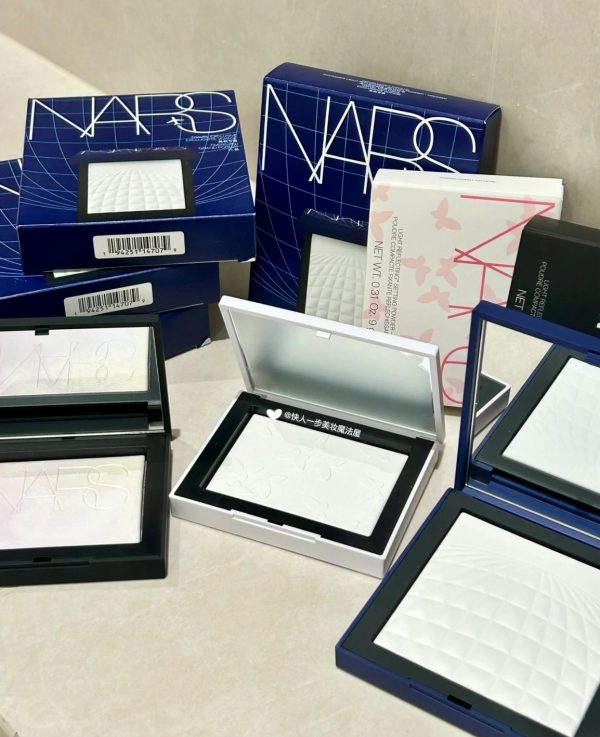 NARS 裸光蜜粉餅 13.5g（地球蔚藍版）：圖片 2